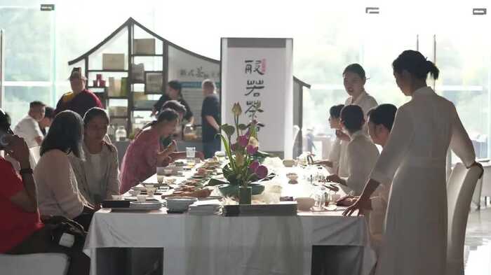 犍为两家茶企亮相国际绿茶大会