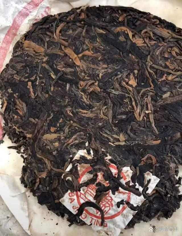 八角亭2003年银毫饼口感评测与收藏价值分析