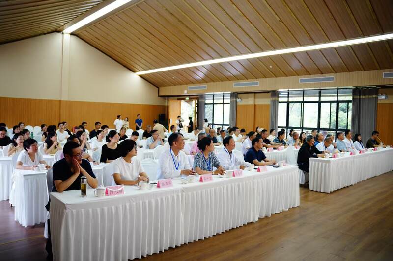 守护非遗根脉 品味黄芽雅韵： 首届“蒙顶黄茶杯”四川黄茶斗茶大赛隆重举办，共绘产业振兴蓝图