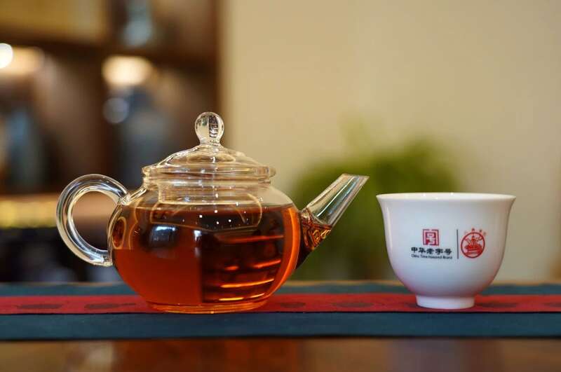 一口鲜灵柑普茶，解锁你的夏日元气！新会柑皮x普洱熟茶，八角亭匠心之礼惊艳上市！