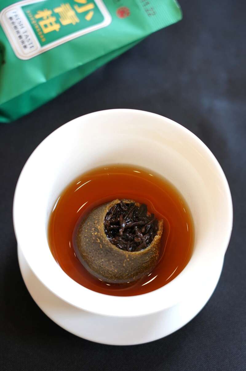 一口鲜灵柑普茶，解锁你的夏日元气！新会柑皮x普洱熟茶，八角亭匠心之礼惊艳上市！