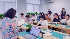 2025西安首届茶道师授业传薪开班仪式在西安巾帼创客空间举行