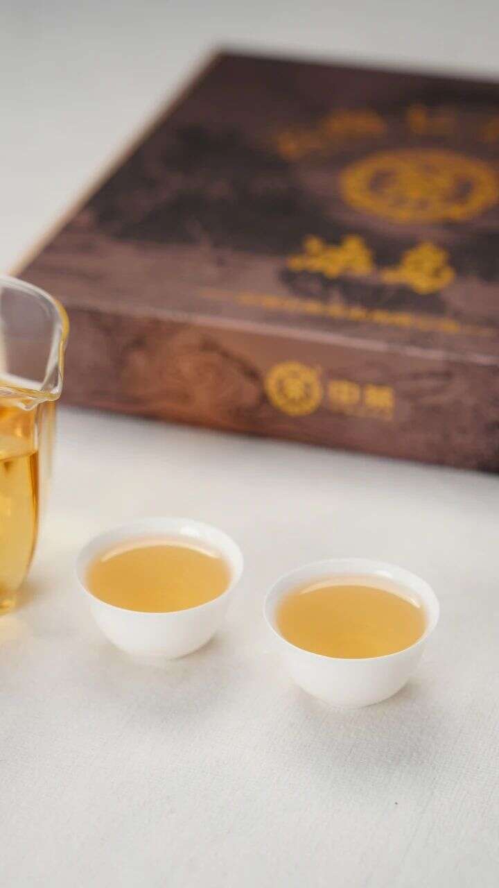 新品上市  中茶云南七子饼茶 冰岛 普洱茶（生茶）紧压茶