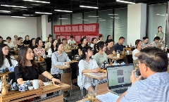 名山区政协主题读书活动走进校园