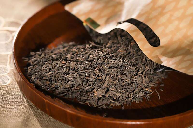 润元昌2015年陈香老六堡上市：夏日何以消暑？闷个豆沙甜！