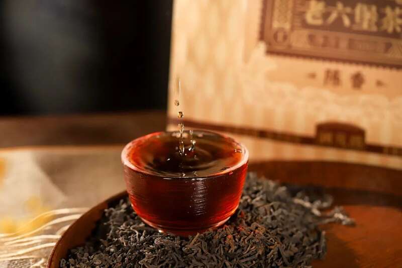 润元昌2015年陈香老六堡上市：夏日何以消暑？闷个豆沙甜！