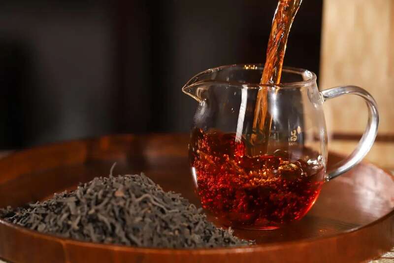 润元昌2015年陈香老六堡上市：夏日何以消暑？闷个豆沙甜！