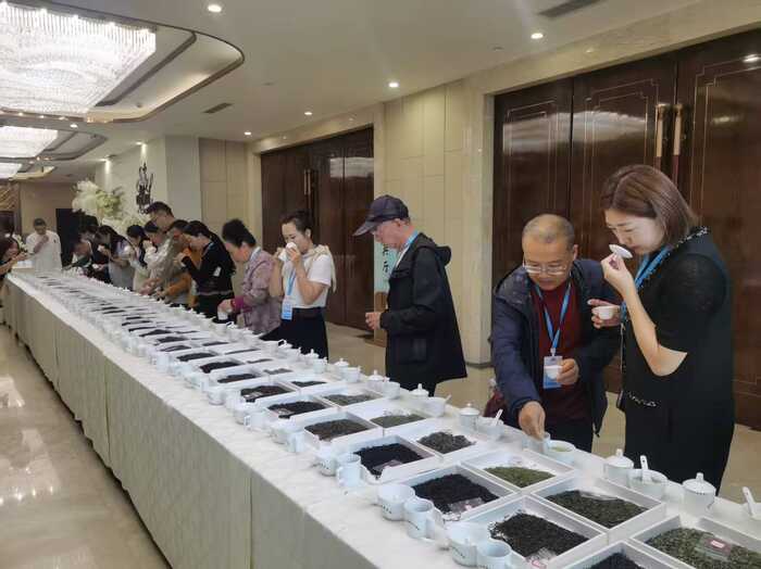 斗茶庆丰收 茶香韵悠长| 第三届“瓦屋春雪杯”斗茶大赛举行