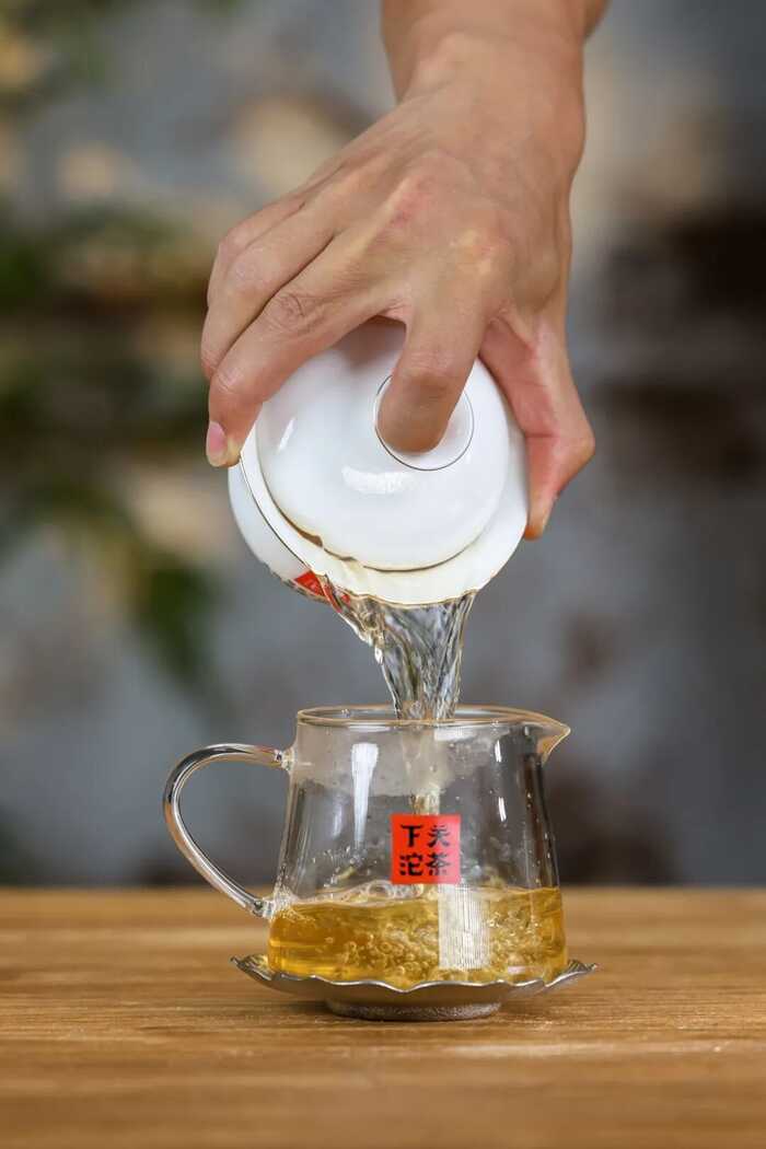 下关冰岛古树饼茶：五寨交响 科学拼配的味觉魔法