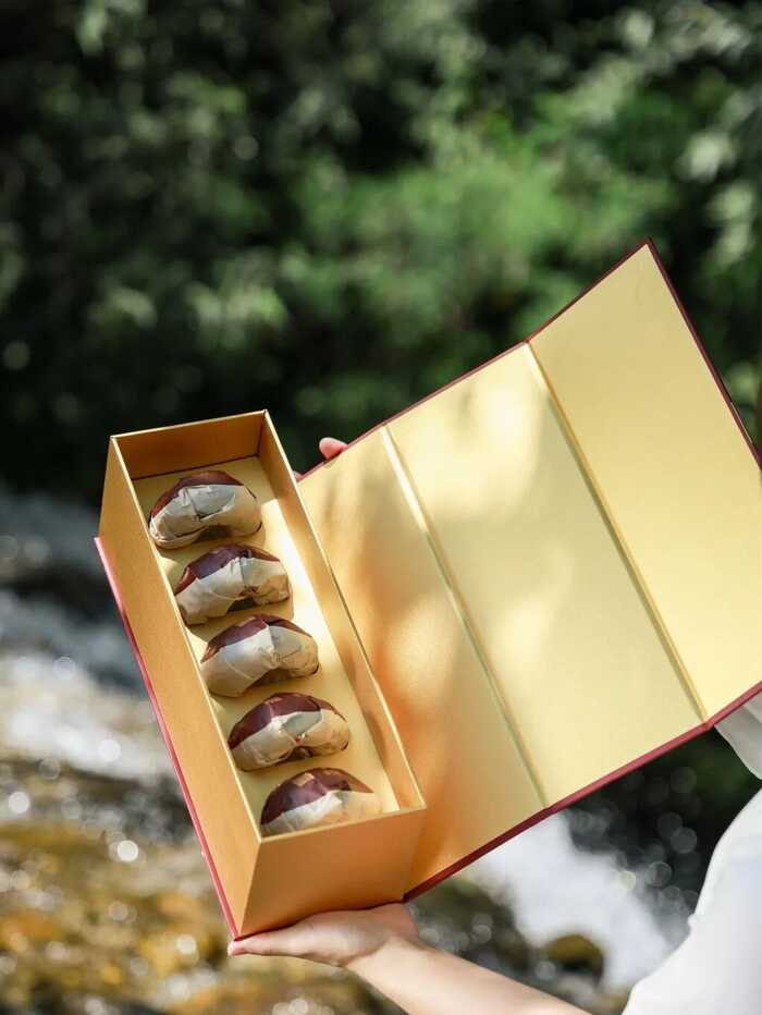 下关冰岛熟沱：首次选用珍稀冰岛原料结合离地发酵技艺精制而成