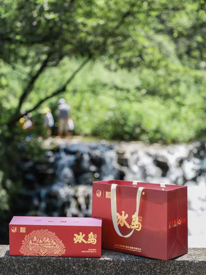 下关冰岛熟沱：首次选用珍稀冰岛原料结合离地发酵技艺精制而成