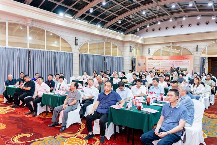 亮相成都IFS、对话蜀茶圈，珠遵新茶饮破浪蓉城