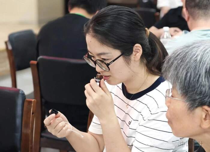 “风味轮+实物参照”助力龙井茶品质评价向“专快准”升级