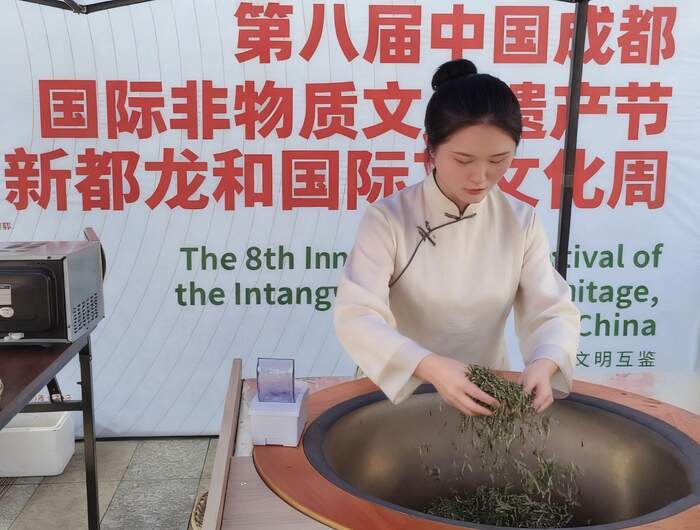 “双轨”推进非遗传承：一位95后女孩的“茶叶复兴”梦