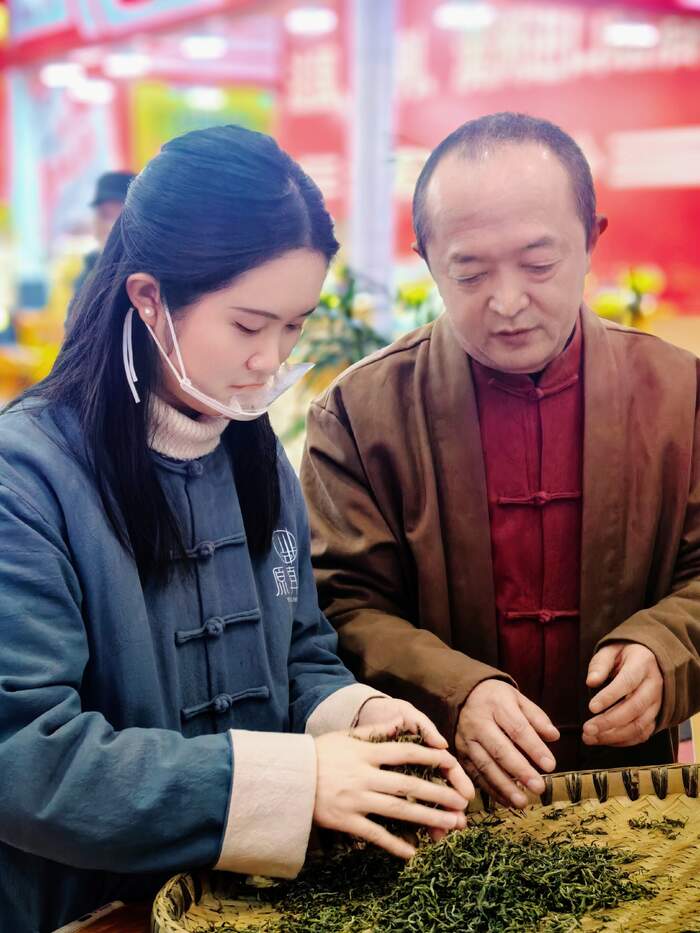 “双轨”推进非遗传承：一位95后女孩的“茶叶复兴”梦