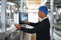 西双版纳勐海：从“老山茶”到“新茶饮” 一片绿叶的“破圈”之路