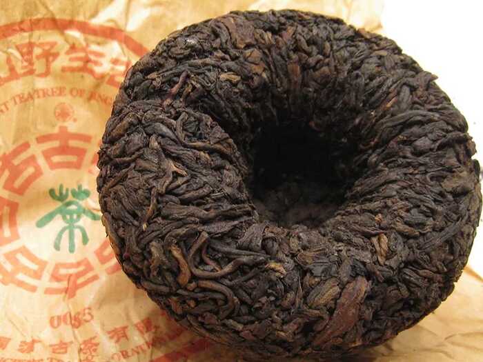 从80年代获国家外经贸部嘉奖，到参与国标样品研制，澜沧古茶何以筑牢熟茶品质根基？