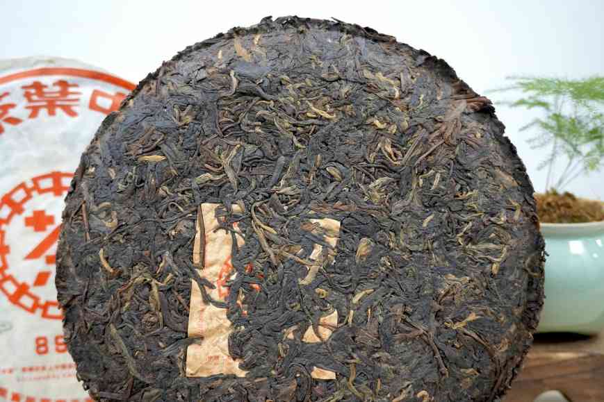 红印铁饼：传世烟香 老茶客热衷的经典普洱茶