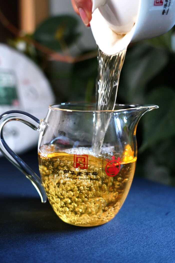 八角亭甲冠天下·景迈山 隆重上市！一饼藏尽景迈千年古茶魂