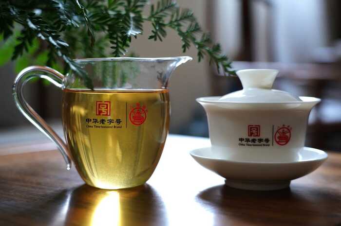 八角亭甲冠天下·景迈山 隆重上市！一饼藏尽景迈千年古茶魂