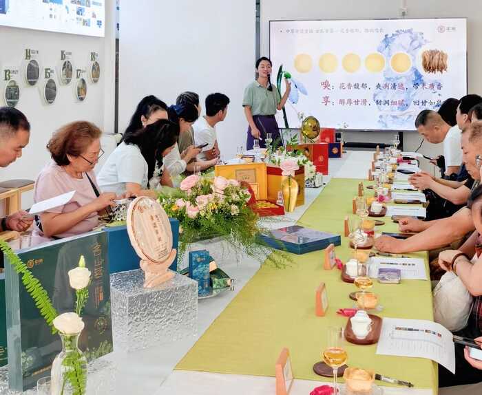 中茶云南举办秋季跨界茶会，深化战略合作共鉴茶韵