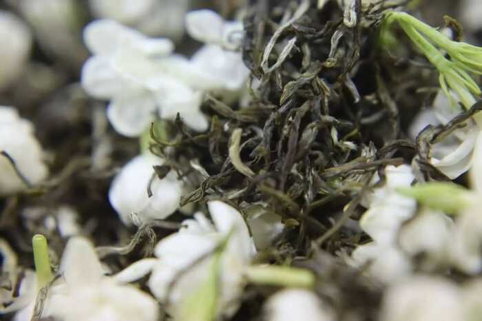 喷一喷即可降本增效！茉莉花茶窨制增香新路径