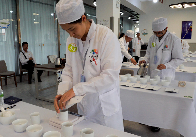 “云南省评茶师技术状元”新鲜出炉 全省评茶师技能决赛在勐海举行