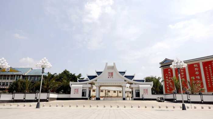 陈升茶业荣获“乡村振兴龙头企业”，陈升河董事长荣膺“勐海荣誉市民”