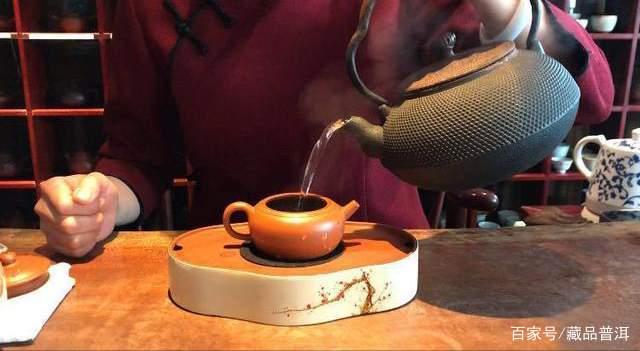 普洱老茶冲泡技巧详解：醒茶、器具选择与步骤