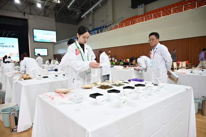 百名学子竞技艺，一缕茶香传匠心：2025年“百岳杯”四川省大学生茶学技能大赛圆满举办