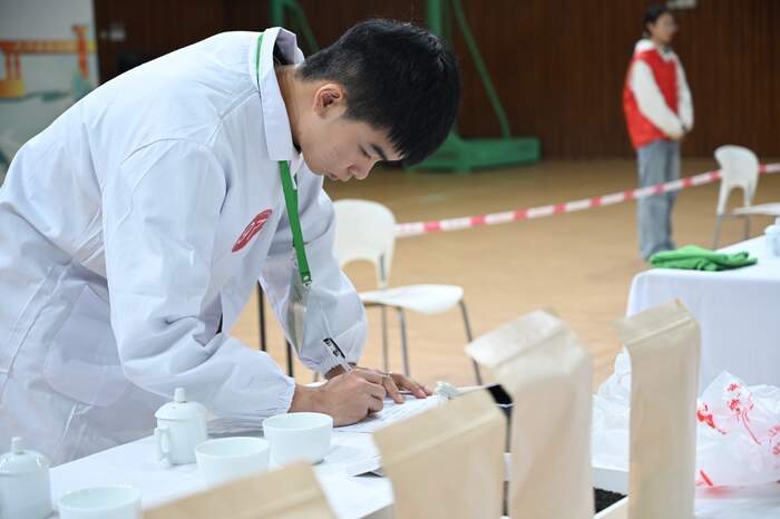 百名学子竞技艺，一缕茶香传匠心：2025年“百岳杯”四川省大学生茶学技能大赛圆满举办