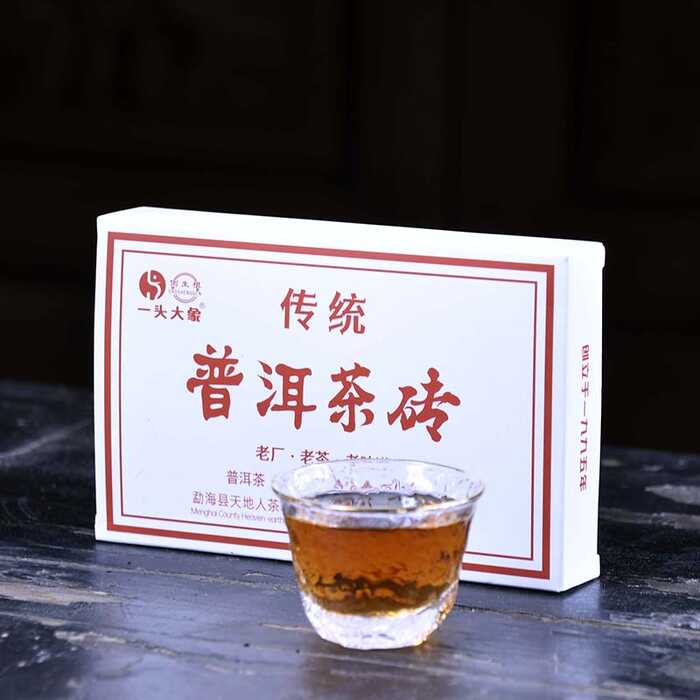 普洱茶砖传统工艺与茶汤魅力解析 传统普洱茶砖:品质卓越,底蕴深厚