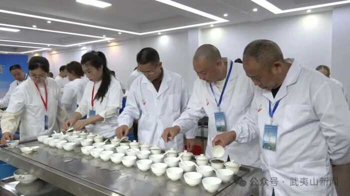 第十八届“中国茶乡杯”茶王赛开始审评