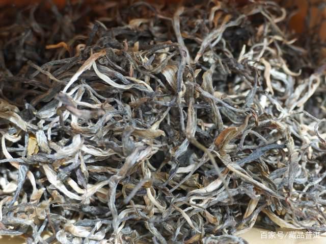 普洱茶选购三大误区揭秘：价格、年份与茶型选择
