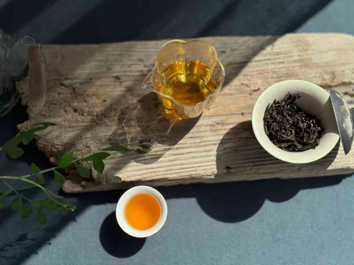 如何轻松辨别劣质岩茶 四大特征不踩坑 如何轻松辨别劣质岩茶 四大特征不踩坑