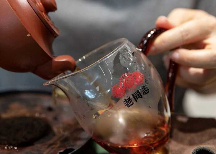 老茶评判不看年份,关键在口感转化与仓储环境差异 存了多少年的茶才算老茶?