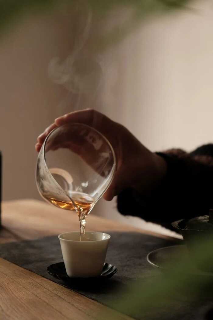 都说喝茶能减肥，可为什么“我”反而越喝越饿？