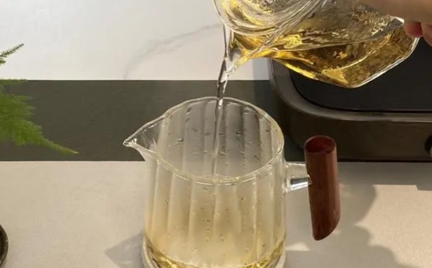 英德红茶对人体有什么好处.jpg